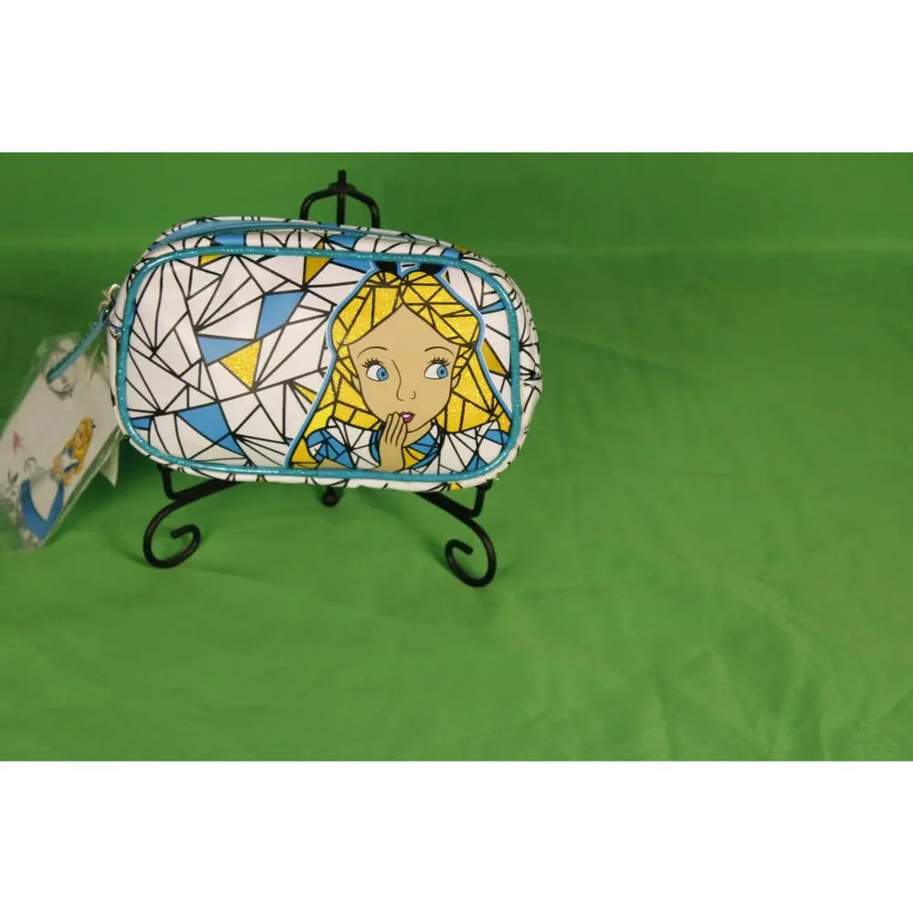 Loungefly Heart Logo Alice in Wonderland Makeup Pouch – Rare – NWT w/ Defects